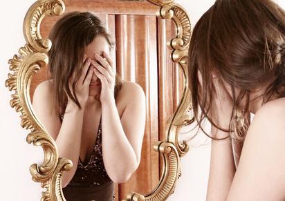 Ein paar Annahmen, warum man beim Weinen nicht in den Spiegel schauen kann