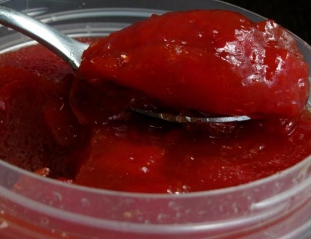 Wie wird die Marmelade aus Fruchtfleisch, Krusten und Saft hergestellt?